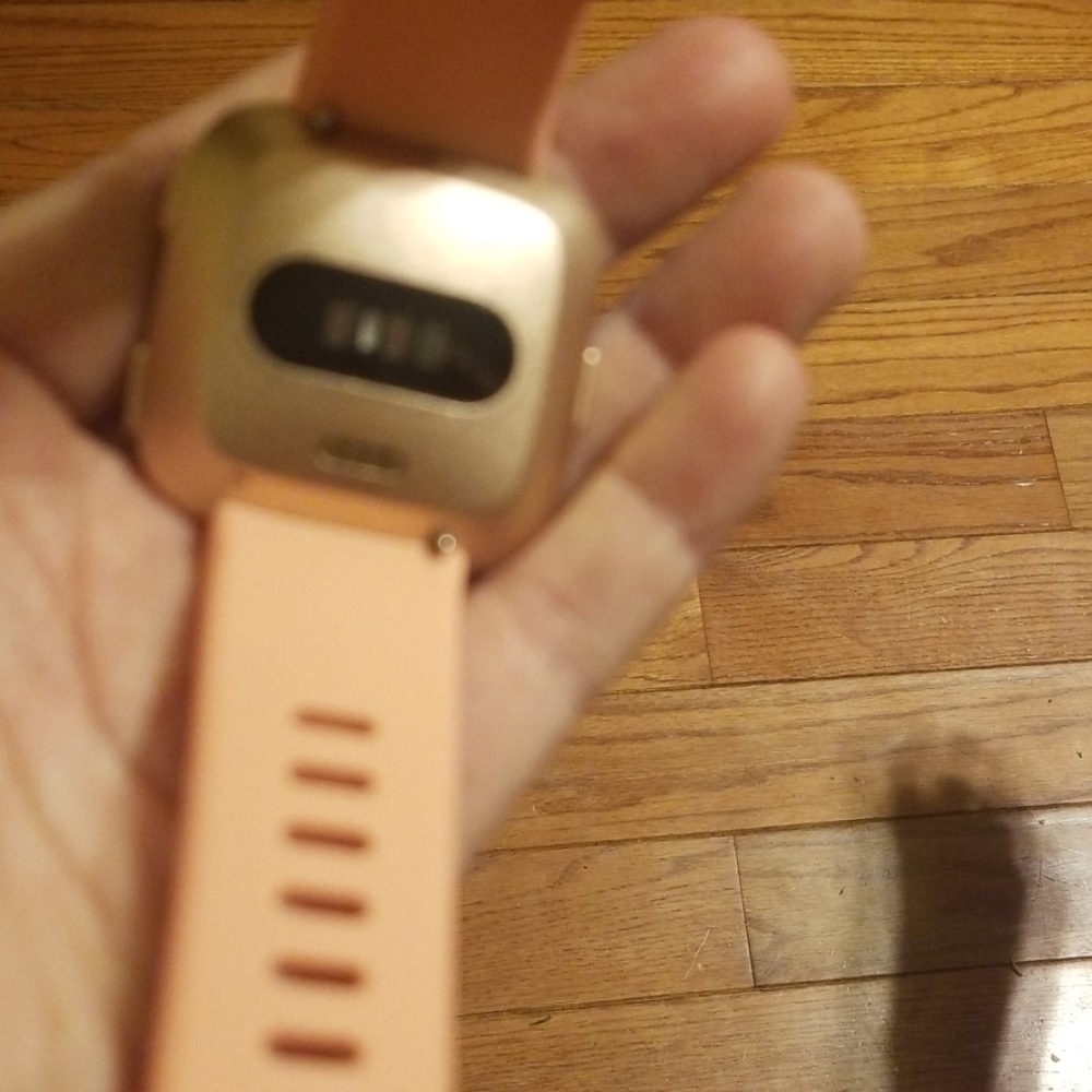 Fitbit Versa - image 4